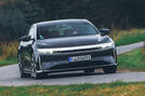 Обзор Lucid Air 2023 001 на поворотах спереди Обзор Lucid Air 2023 001 на поворотах спереди