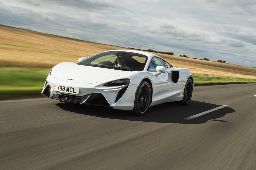 01 Mclaren artura rt 2022 lead track 1