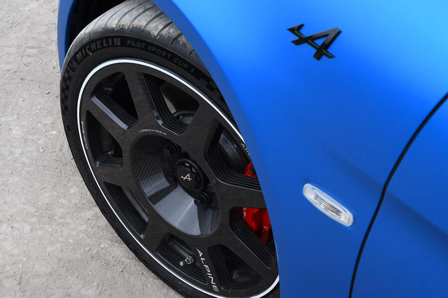 alpine-a110-r-uk-fd-2023-fibre-carbon-wheel-front-wheel