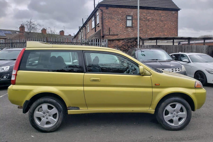 07 Honda hrv side profule