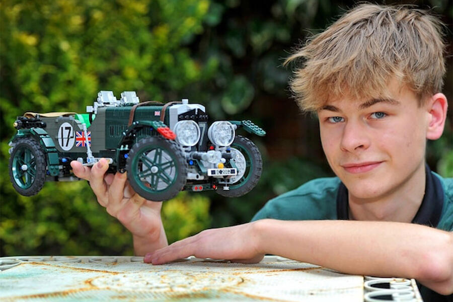 1 Lego bentley blower