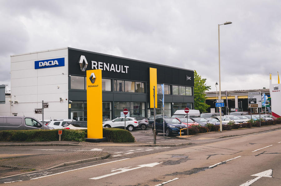 1-renault-car-dealership.jpg?itok=epvzKB