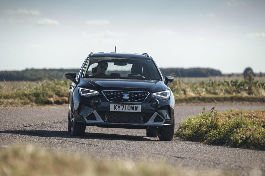 1 Seat arona fl 2021 fd cornering 0