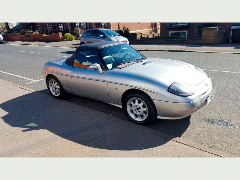 10 Fiat barchetta 2001 front quarter static one we found