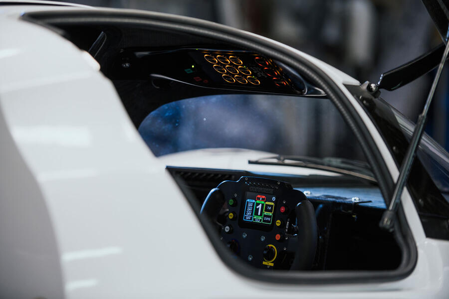 10 Praga rt1 2021 official images cabin