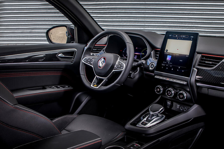 12-renault-arkana-2021-lhd-fd-cabin.jpg