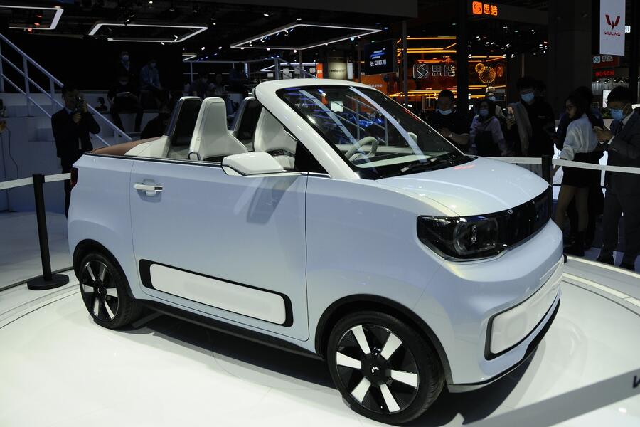 12 Shanghai   hongguang mini ev