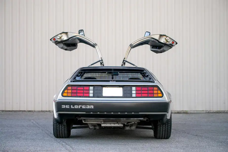 13 Delorean dmc 12