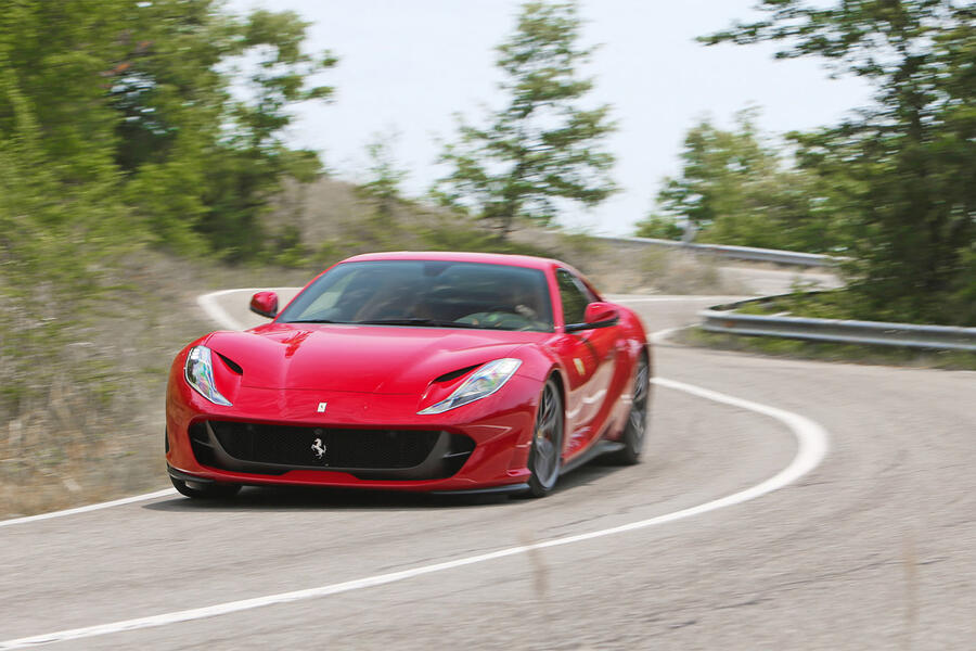 14 Ferrari 812 superfast