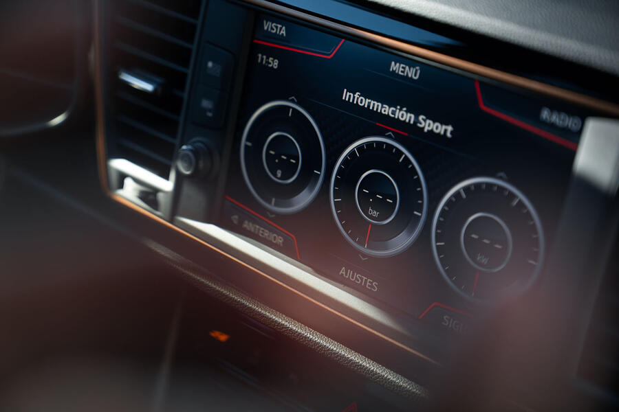 14 Seat leon cupra r st 2019 infotainment