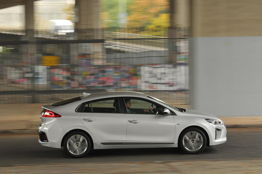 15-hyundai-ioniq-hybrid-hero-side.jpg?it