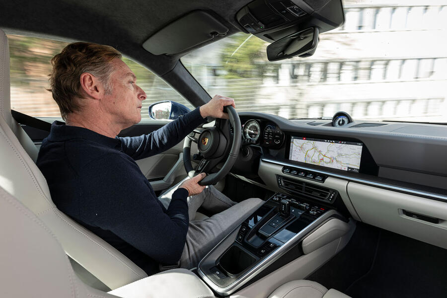 15 Porsche 911 turbo s 2020 fd gk driving