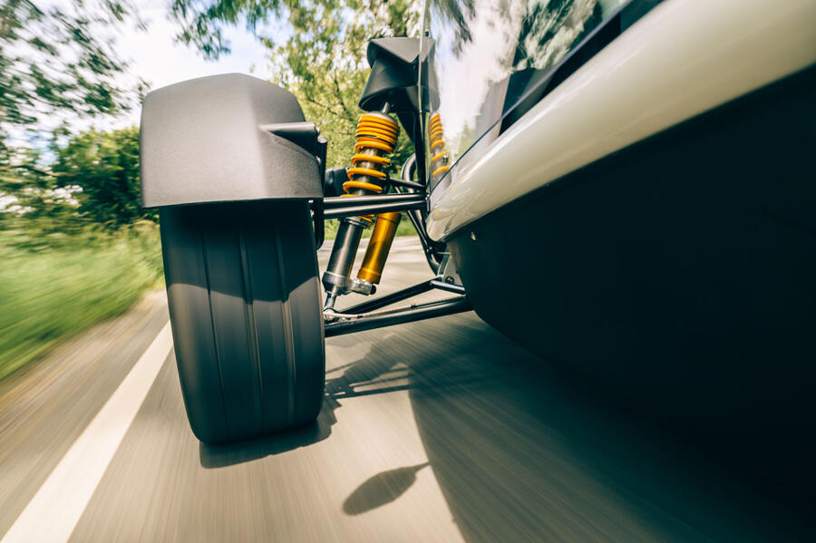 16 Ariel nomad r 2020 uk fd otr wheels