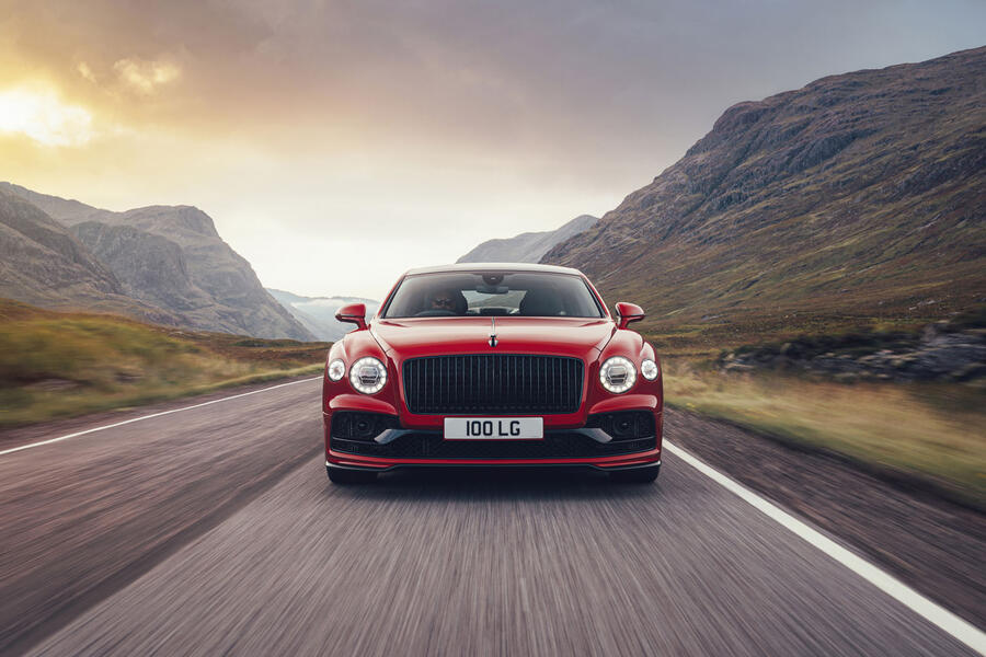 16-bentley-fyling-spur-v8-2021-uk-review-on-road-front.jpg?itok=5pn8GlbP