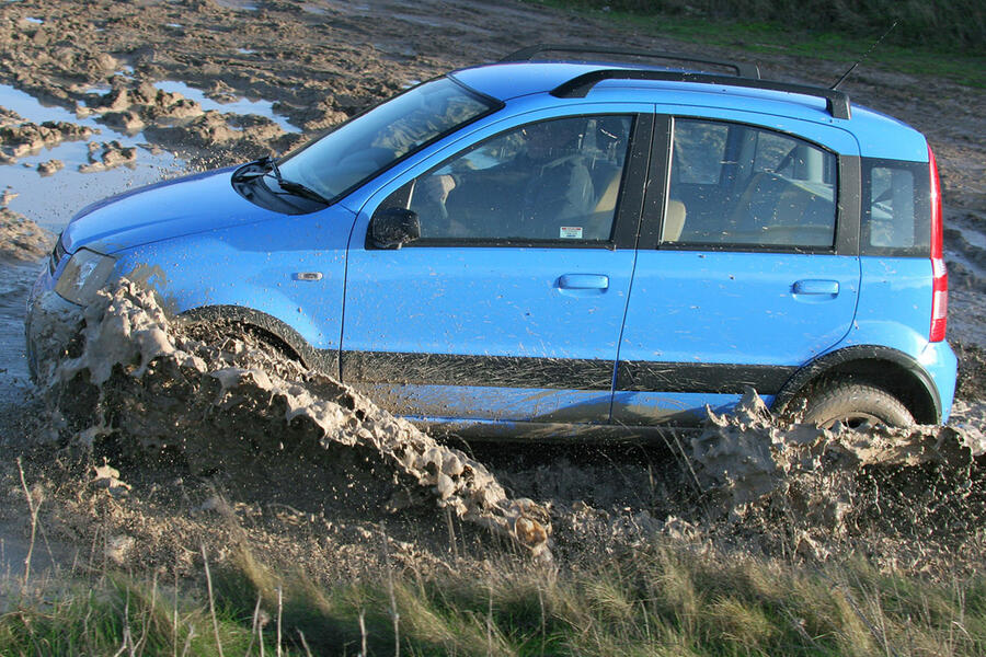 17 Fiat panda side