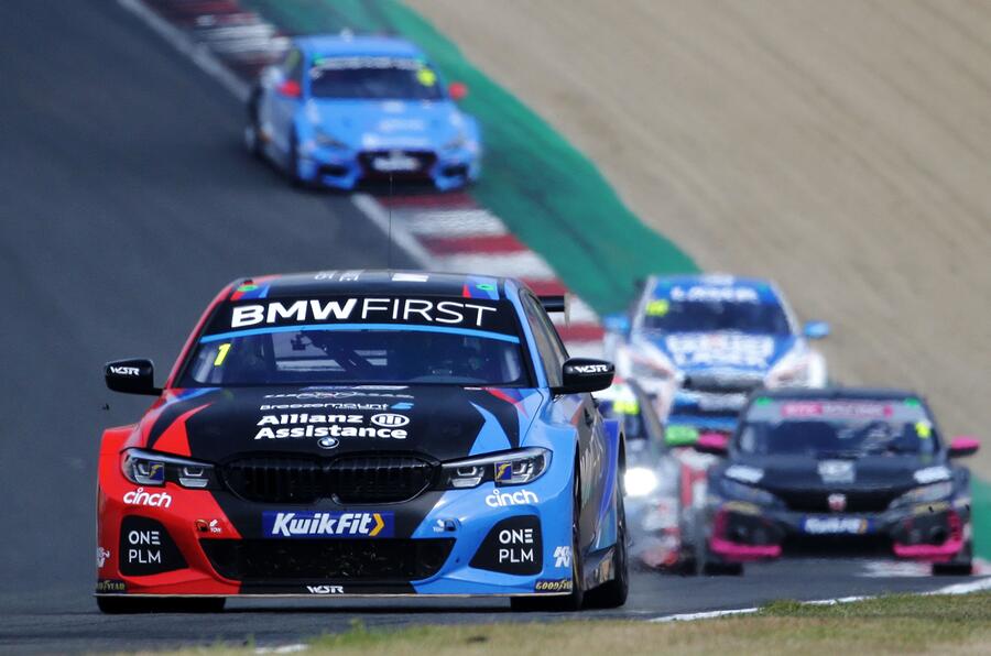 2020年BTCC，特克ington在布兰兹哈奇赛道巩固冠军领先优势