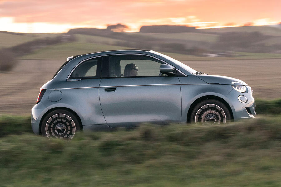 2 Fiat 500 electric 2021 lhd uk fd hero side