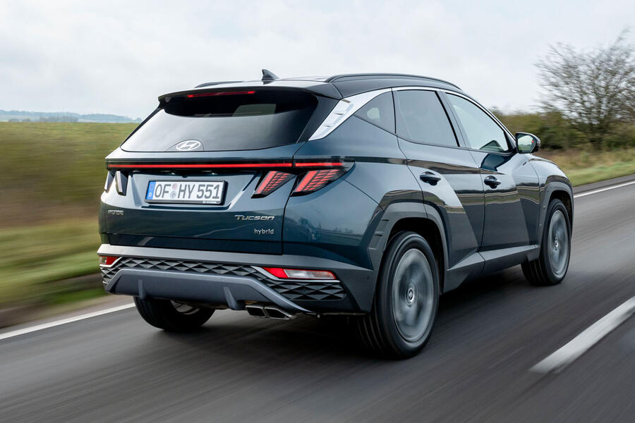 2-hyundai-tucson-2020-uk-fd-hero-rear.jpg?itok=VvLSIZBn