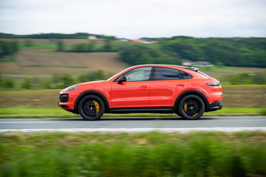 2 Porsche cayenne coupe 2019 fd hero side