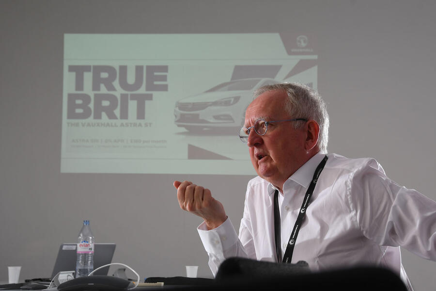 2 Uk leaders stephen norman projector