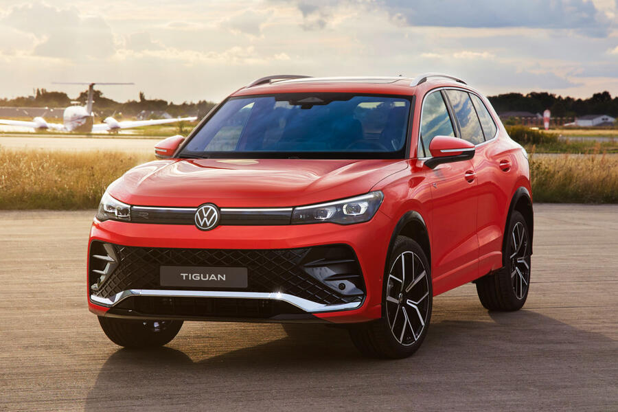 Red 2024 Volkswagen Tiguan front static