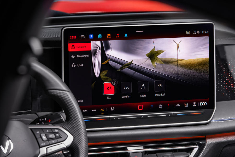 2023 Volkswagen Tiguan infotainment screen