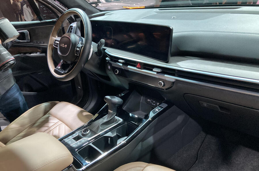 2024 kia sorento at la motor show 8