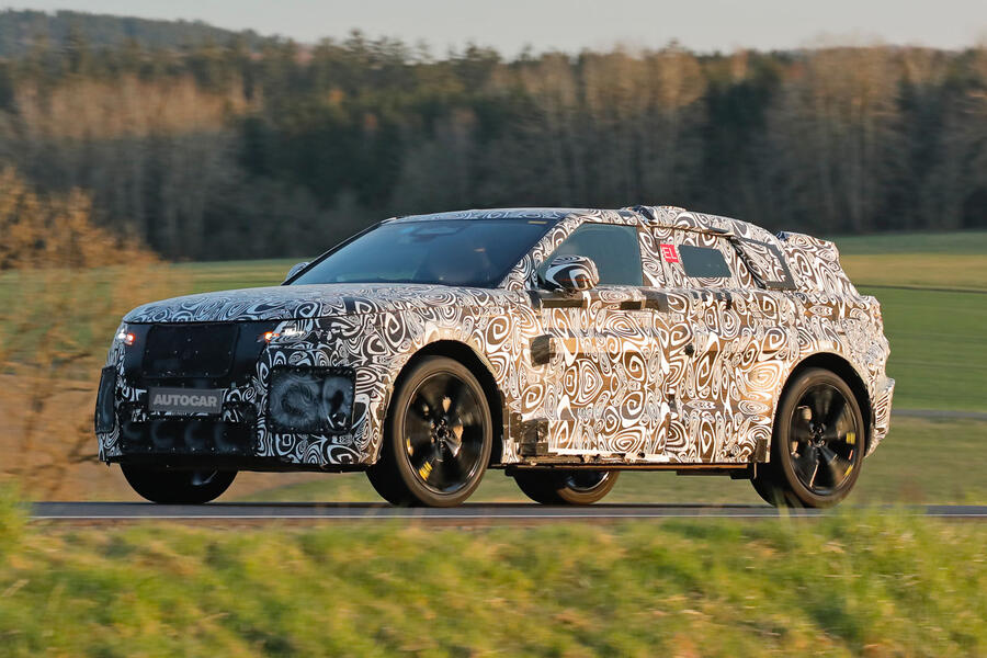 2026 Range Rover Velar EV testing – front quarter tracking