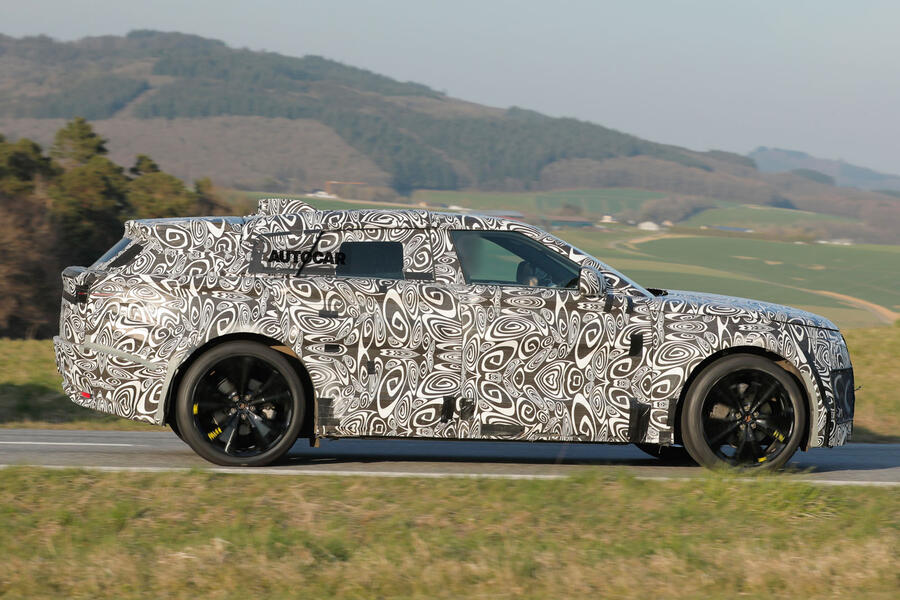 2026 Range Rover Velar EV testing – side tracking