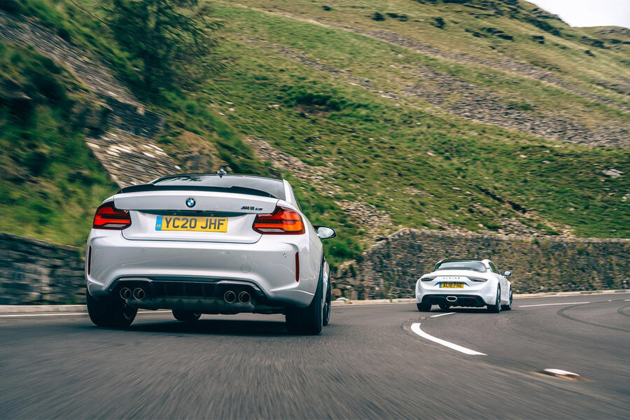 22-bmw-m2-cs-hero-rear.jpg