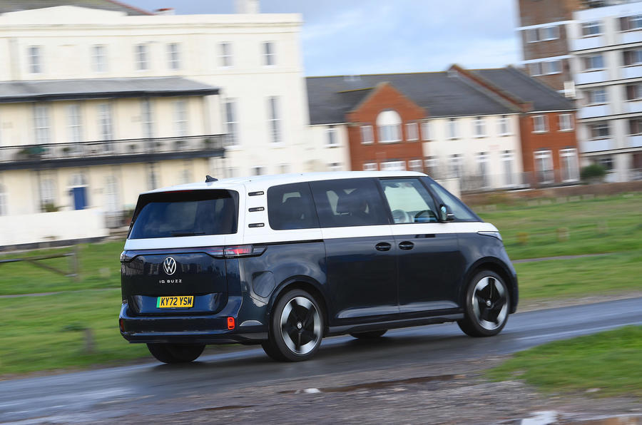 22 Vw id buzz rt 2023 rear cornering shot 1 0