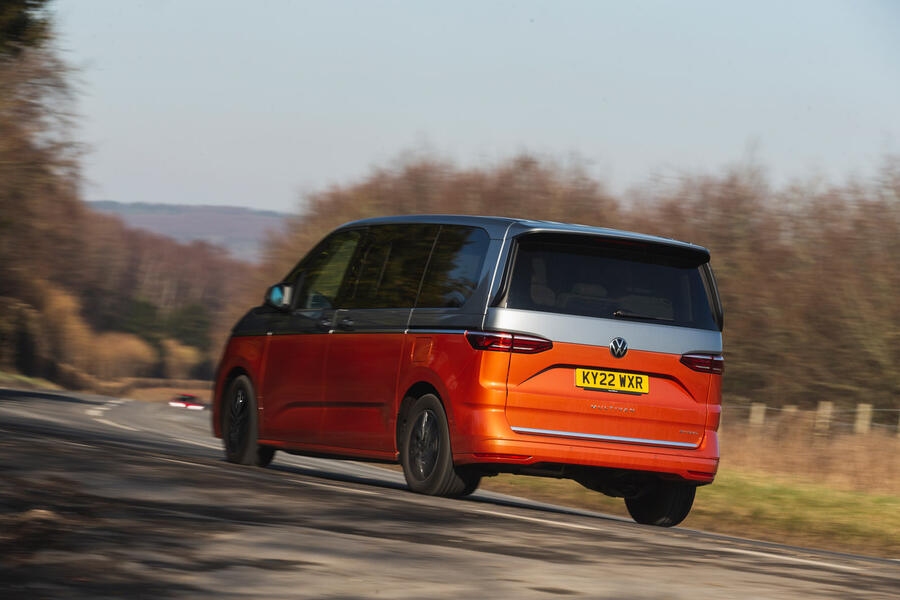 24 Volkswagen multivan rt 2023 rear cornering 0