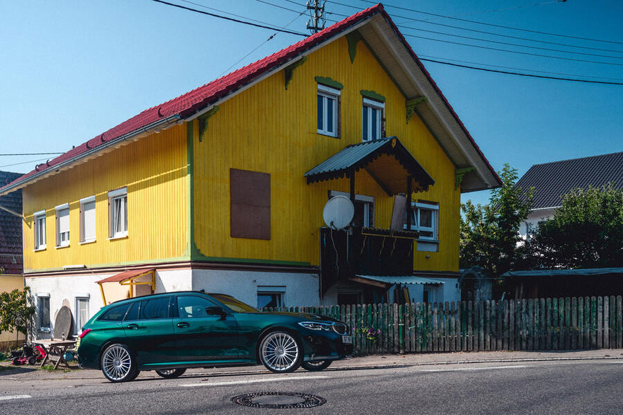 28 Alpina b3 touring side