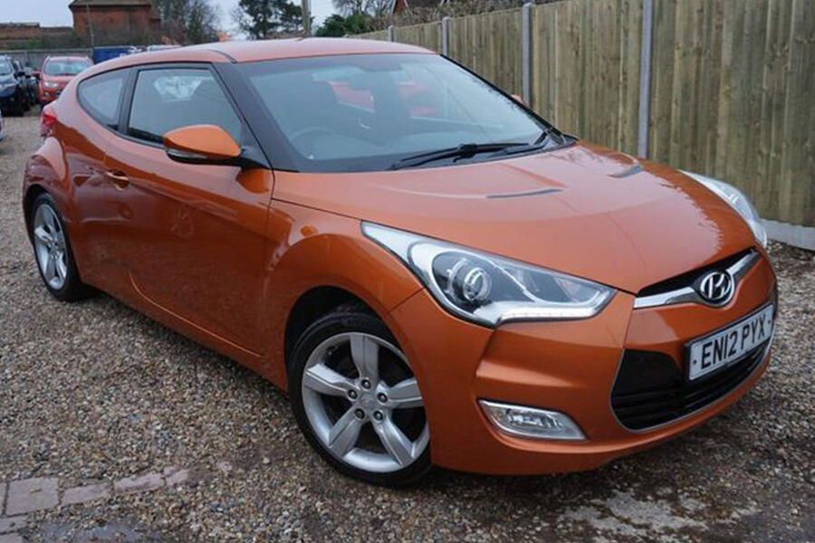 2 Hyundai veloster