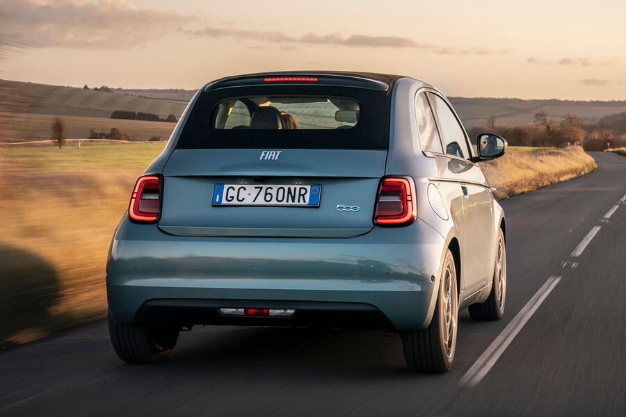3 Fiat 500 electric 2021 lhd uk fd hero rear