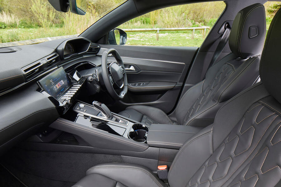 3 Peugeot 508 sw gt 2019 uk fd cabin