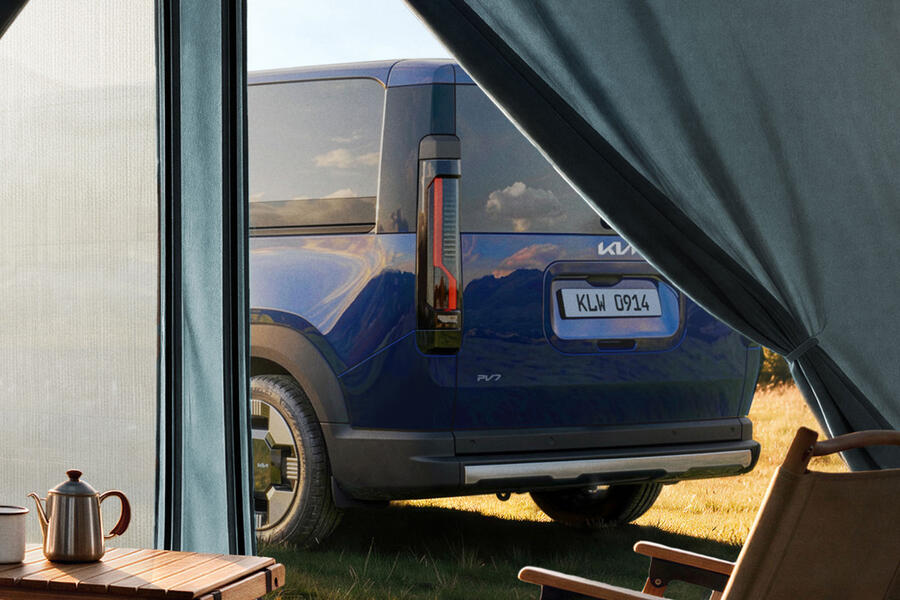 Kia PV7 teaser – rear