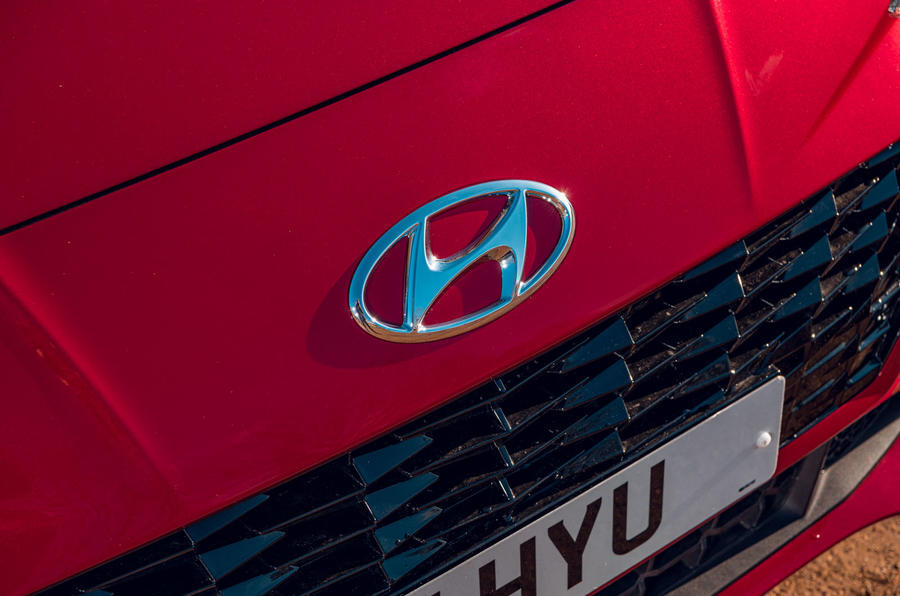 4 Hyundai i10 2020 rt nose badge 0