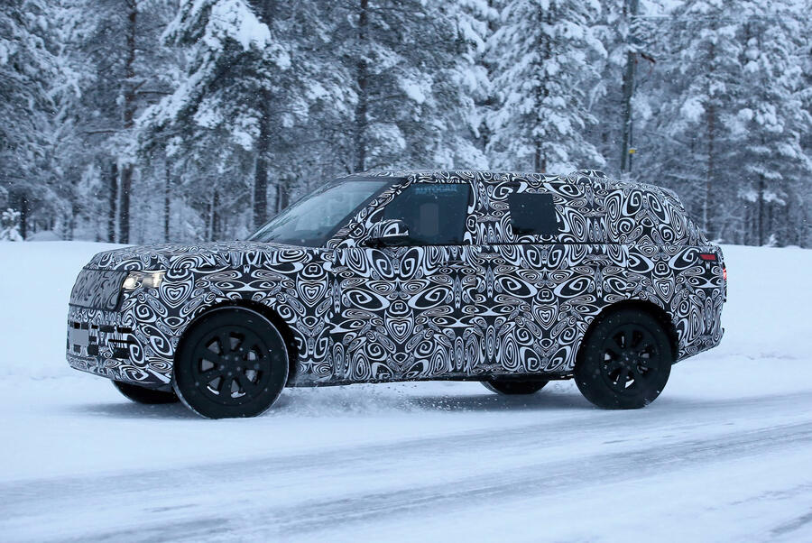 aria-label="4 land rover range rover 2020 spy shot"