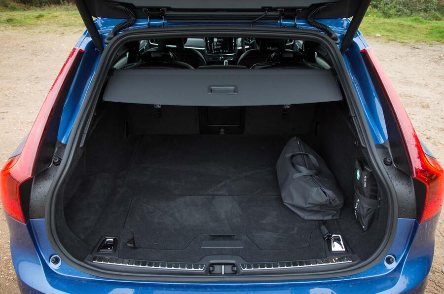 4 Volvo v90 2017 boot