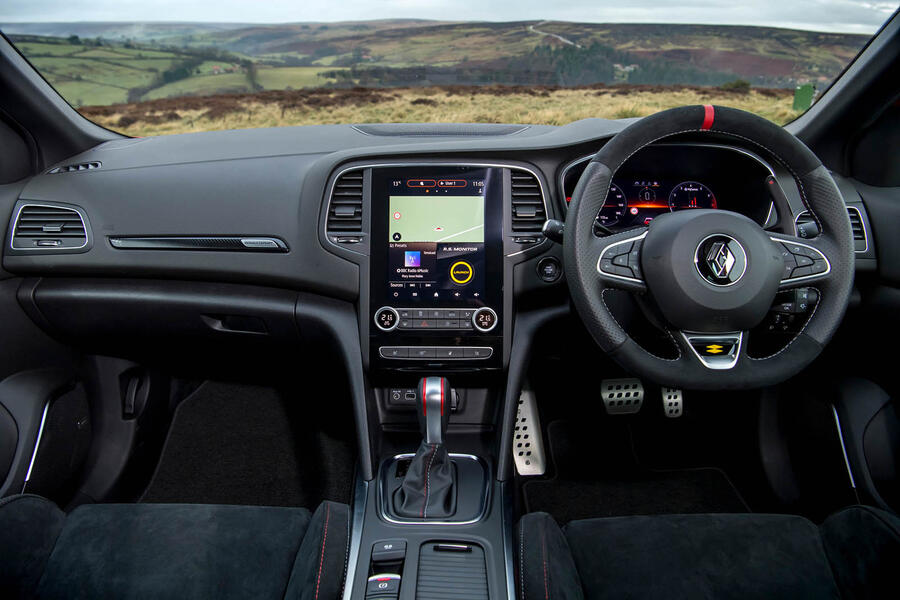 5-renault-megane-rs-300-edc-2021-uk-first-drive-review-dashboard.jpg?itok=jmuY3NE5