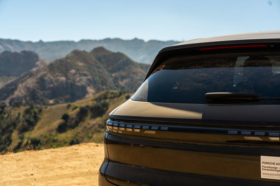 6 Porsche cayenne 2023 prototype detail