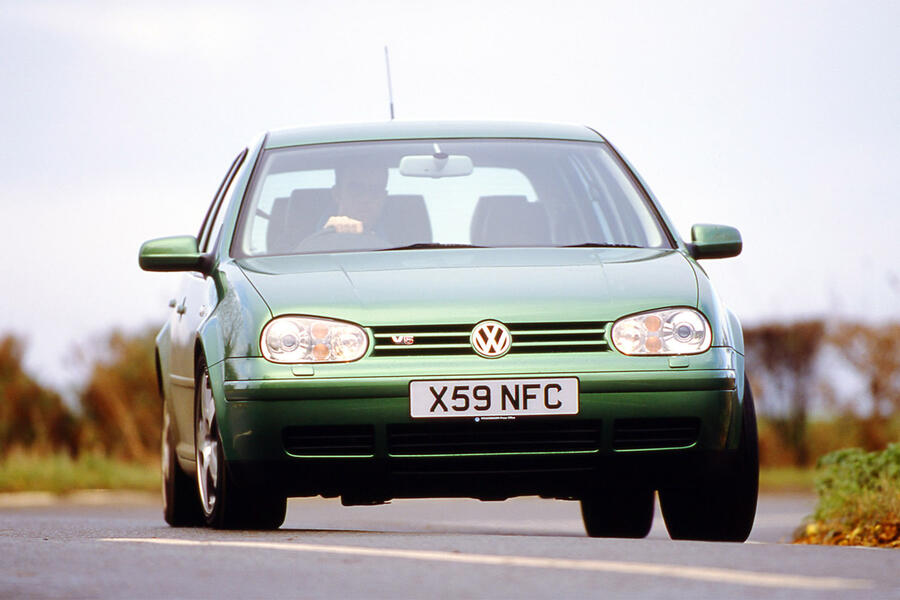6 Volkswagen golf v5 hero front