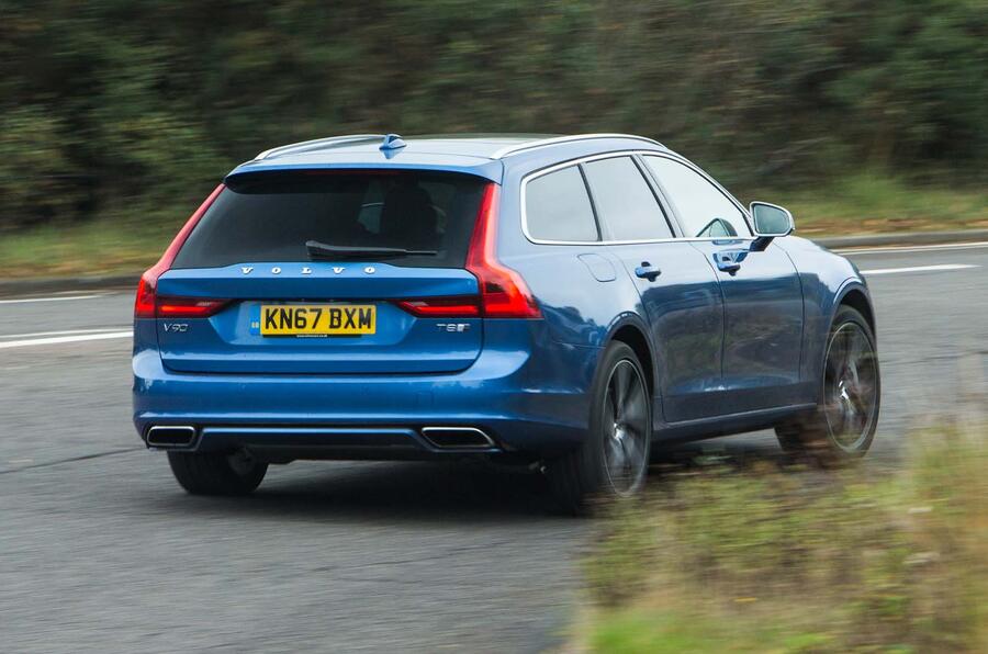 6 Volvo v90 2017 rear tracking corner