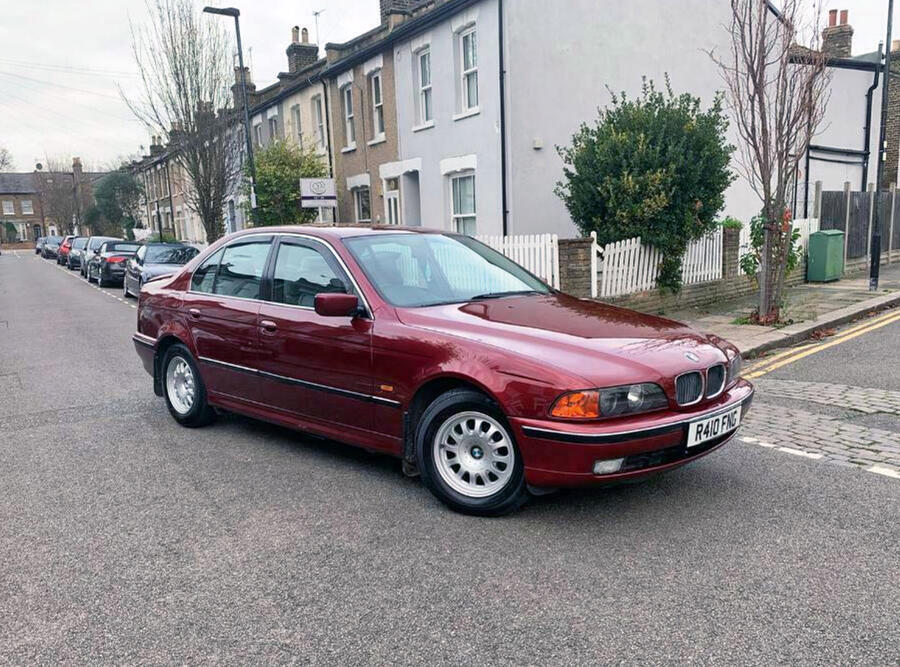 6_bmw_520i.jpg?itok=InoFXf2A