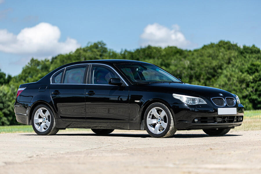 7 Bmw 550i security static side