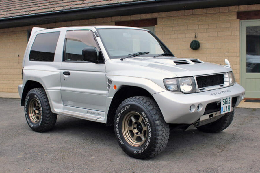 7 Mitsubishi pajero evolution