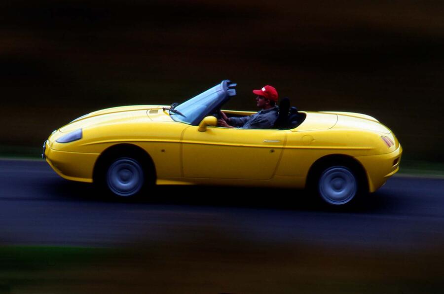 8 Fiat barchetta 1995 side tracking