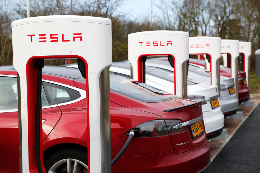 aria-label="8 tesla superchargers"