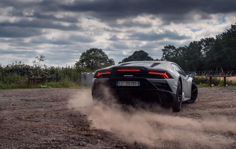 81 Lamborghini lockdown dust